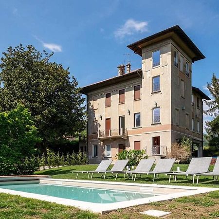 Villa Jejia- Pool And Garden - Happy Rentals Lesa Buitenkant foto
