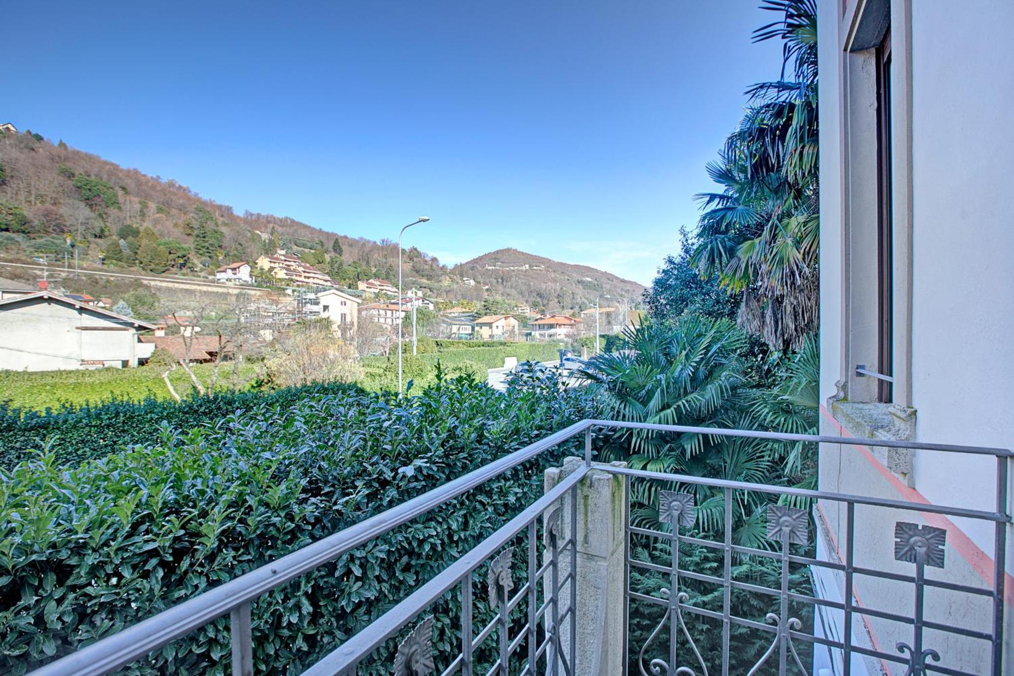Villa Jejia- Pool And Garden - Happy Rentals Lesa Buitenkant foto