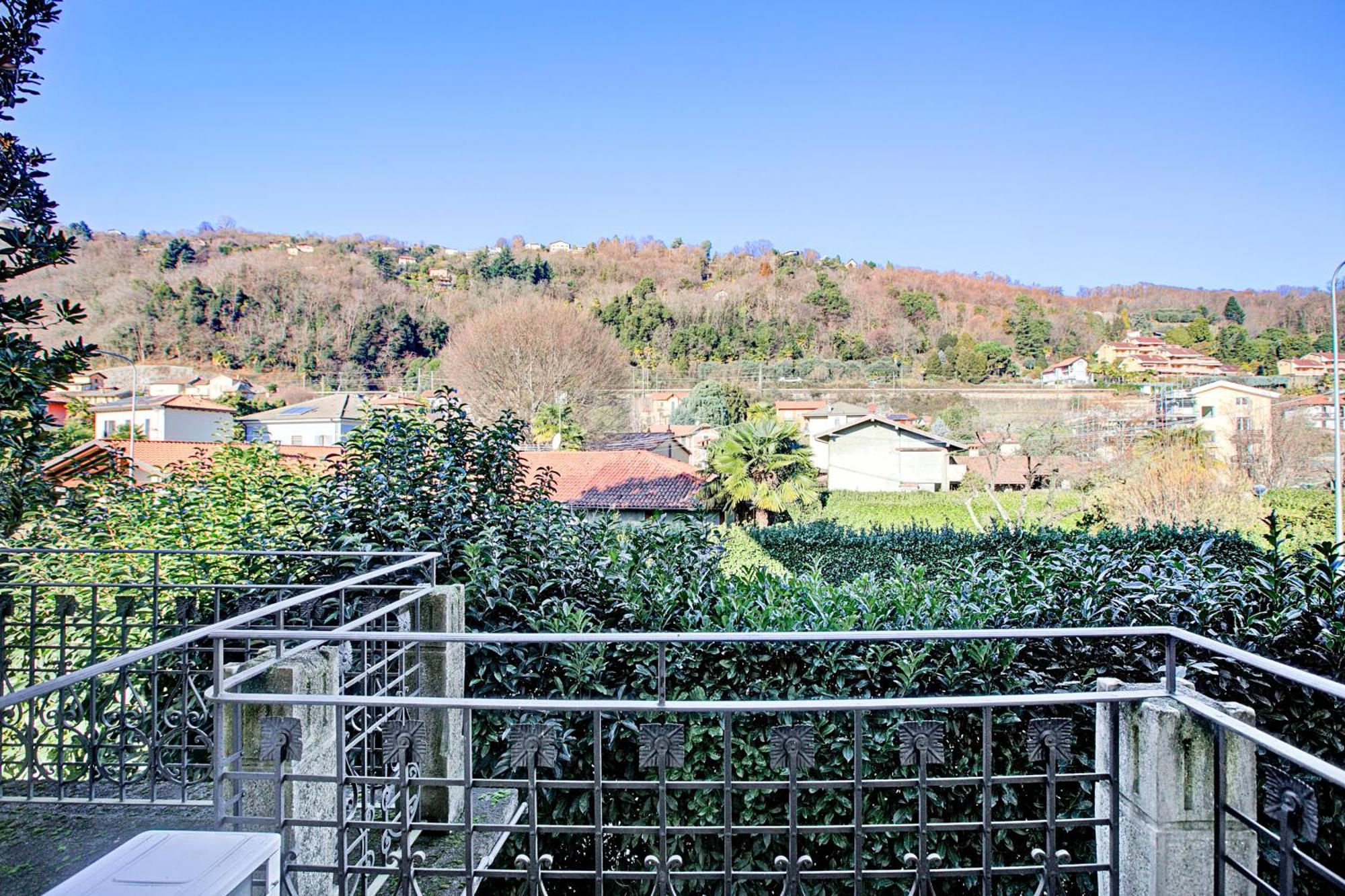 Villa Jejia- Pool And Garden - Happy Rentals Lesa Buitenkant foto