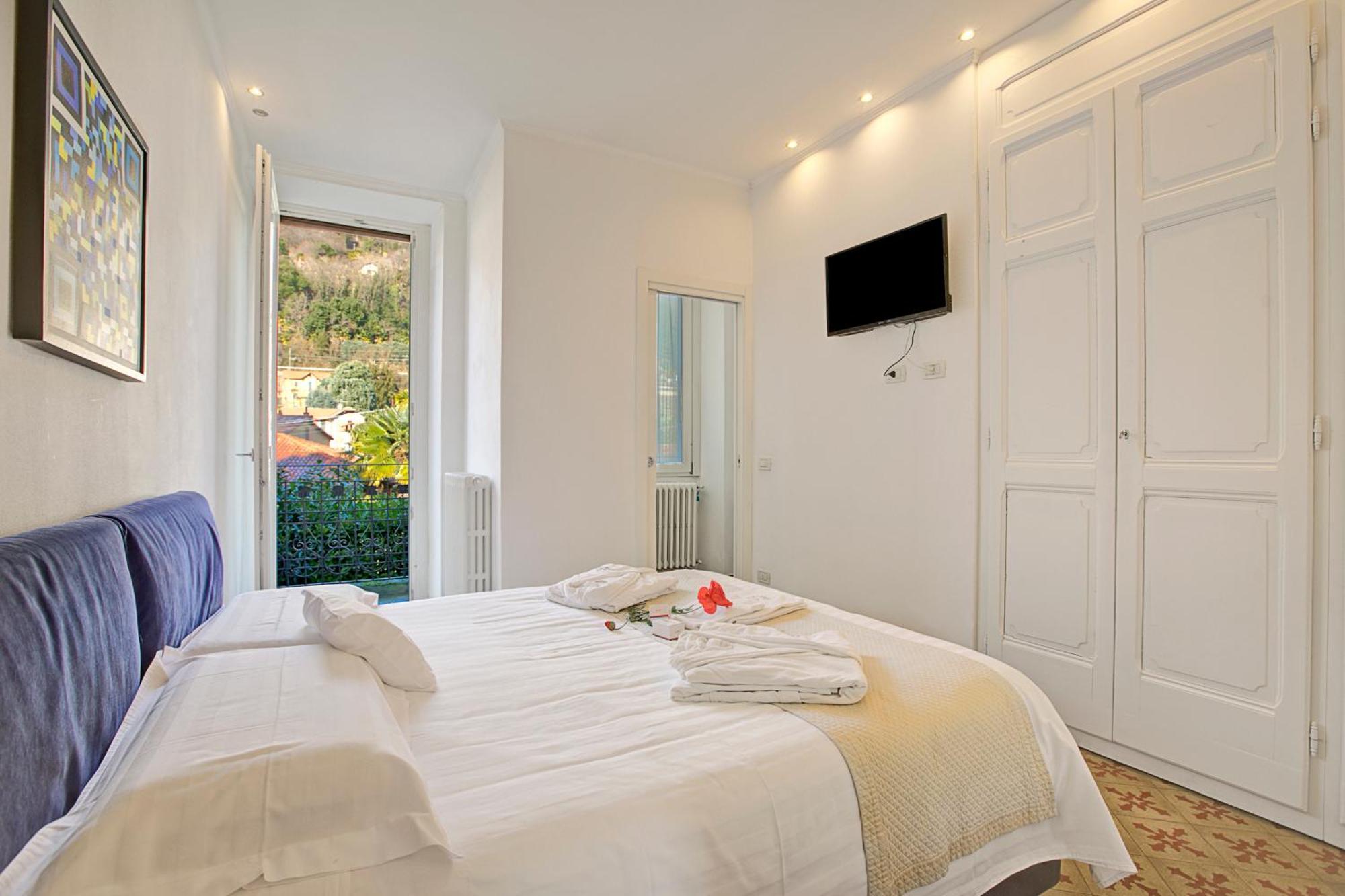 Villa Jejia- Pool And Garden - Happy Rentals Lesa Buitenkant foto