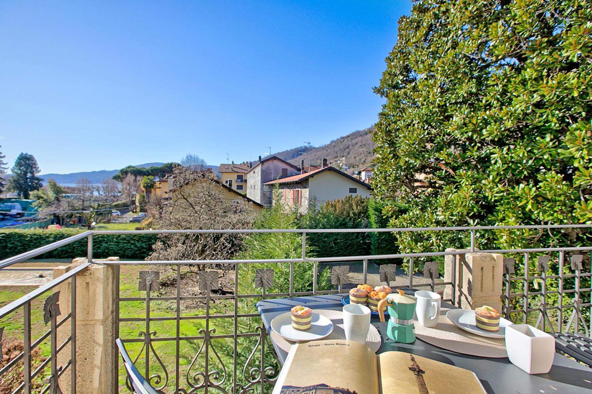 Villa Jejia- Pool And Garden - Happy Rentals Lesa Buitenkant foto