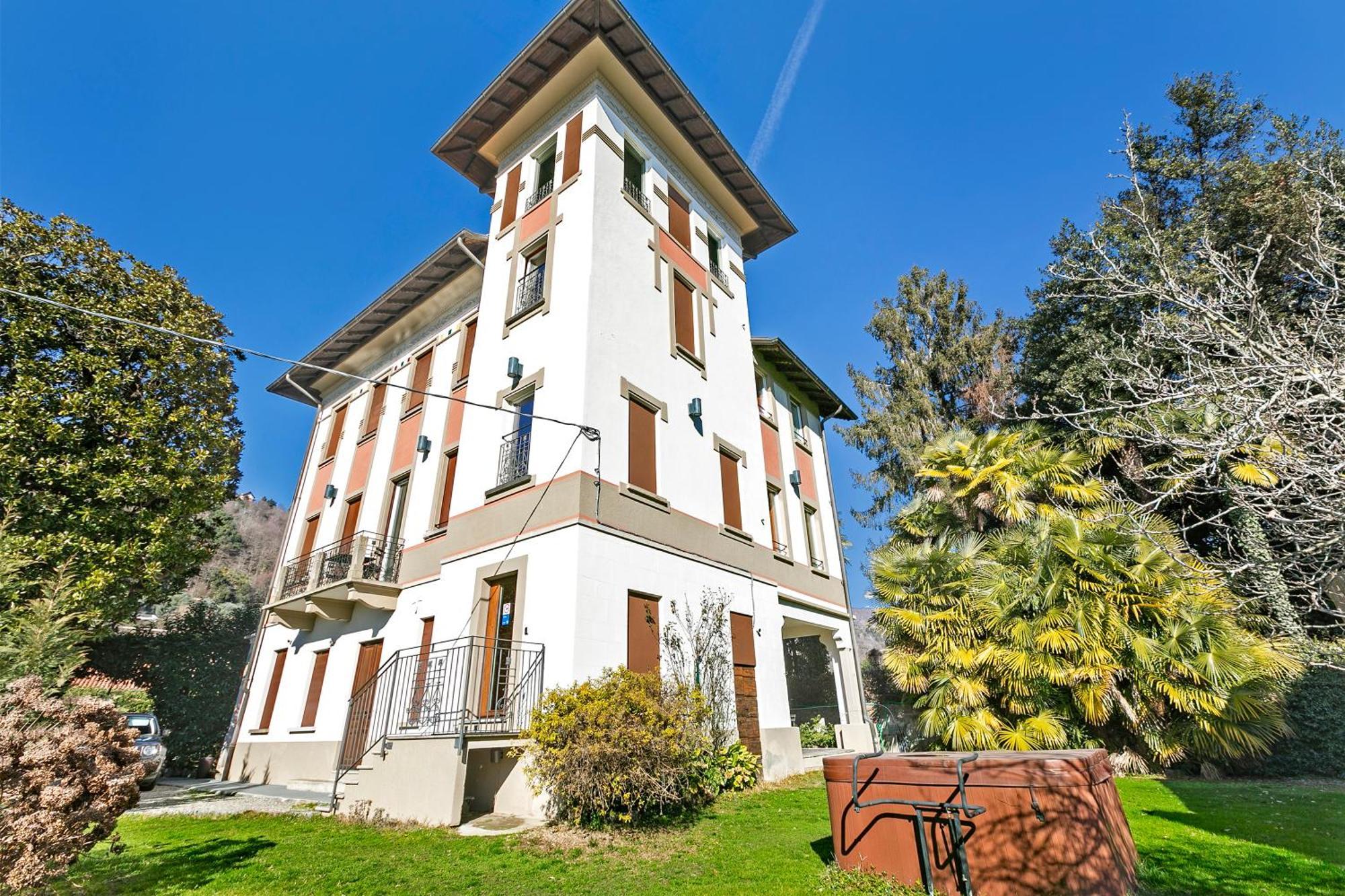 Villa Jejia- Pool And Garden - Happy Rentals Lesa Buitenkant foto