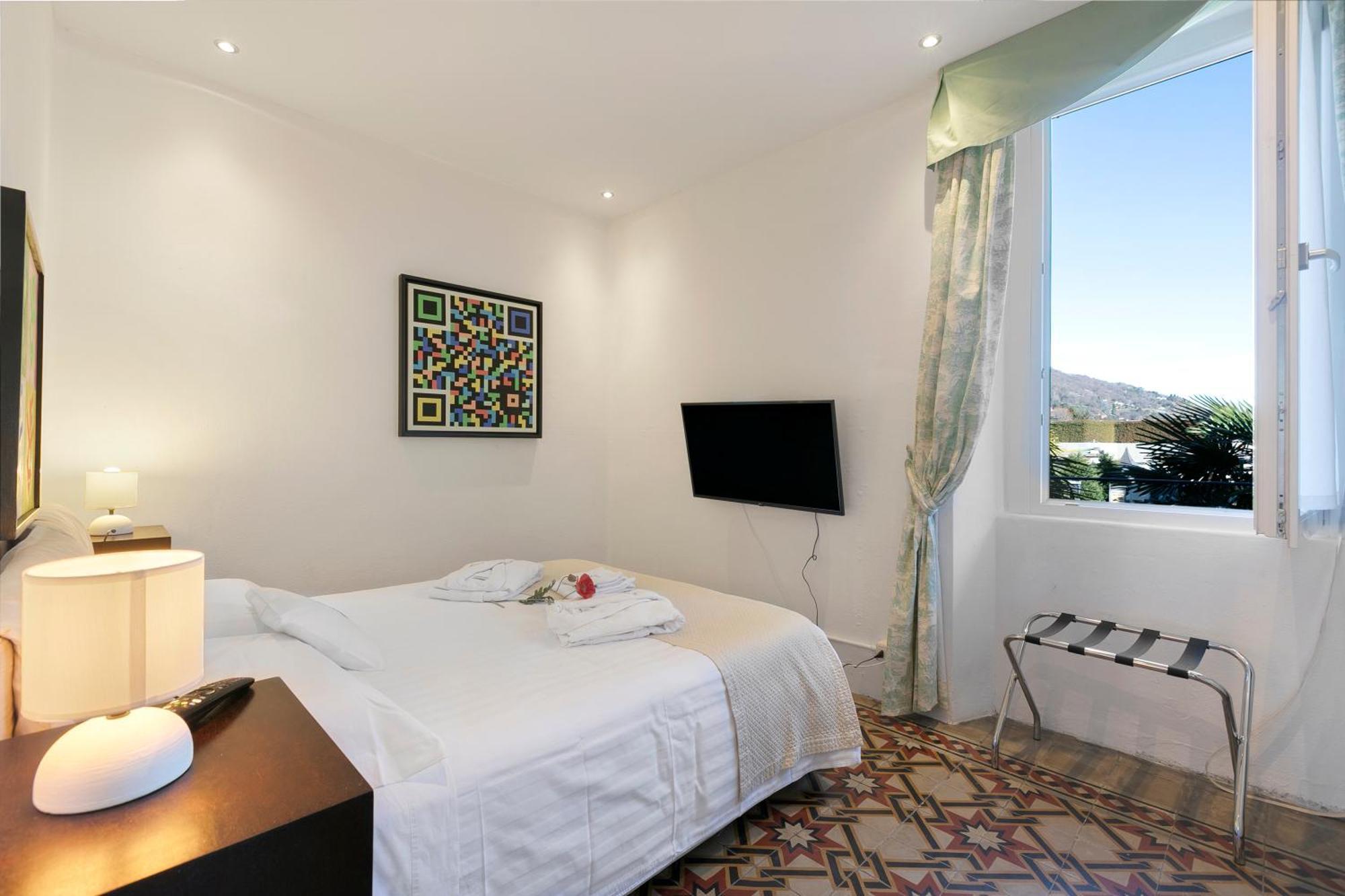 Villa Jejia- Pool And Garden - Happy Rentals Lesa Buitenkant foto