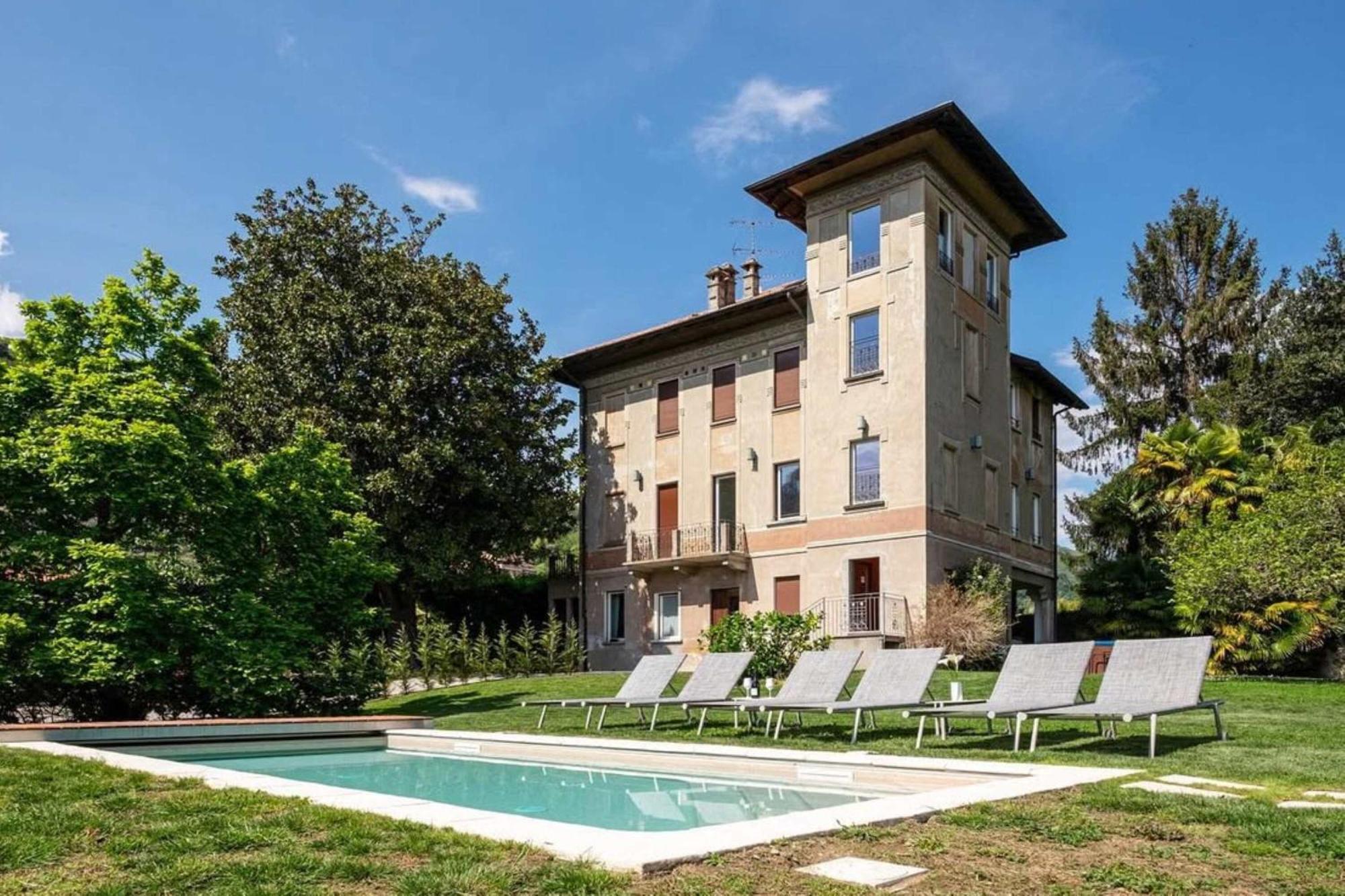 Villa Jejia- Pool And Garden - Happy Rentals Lesa Buitenkant foto
